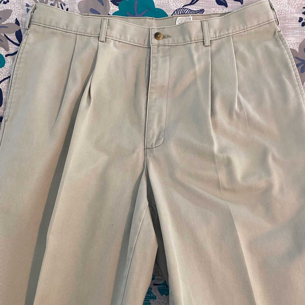 Men’s pleated front dress slacks 35x34